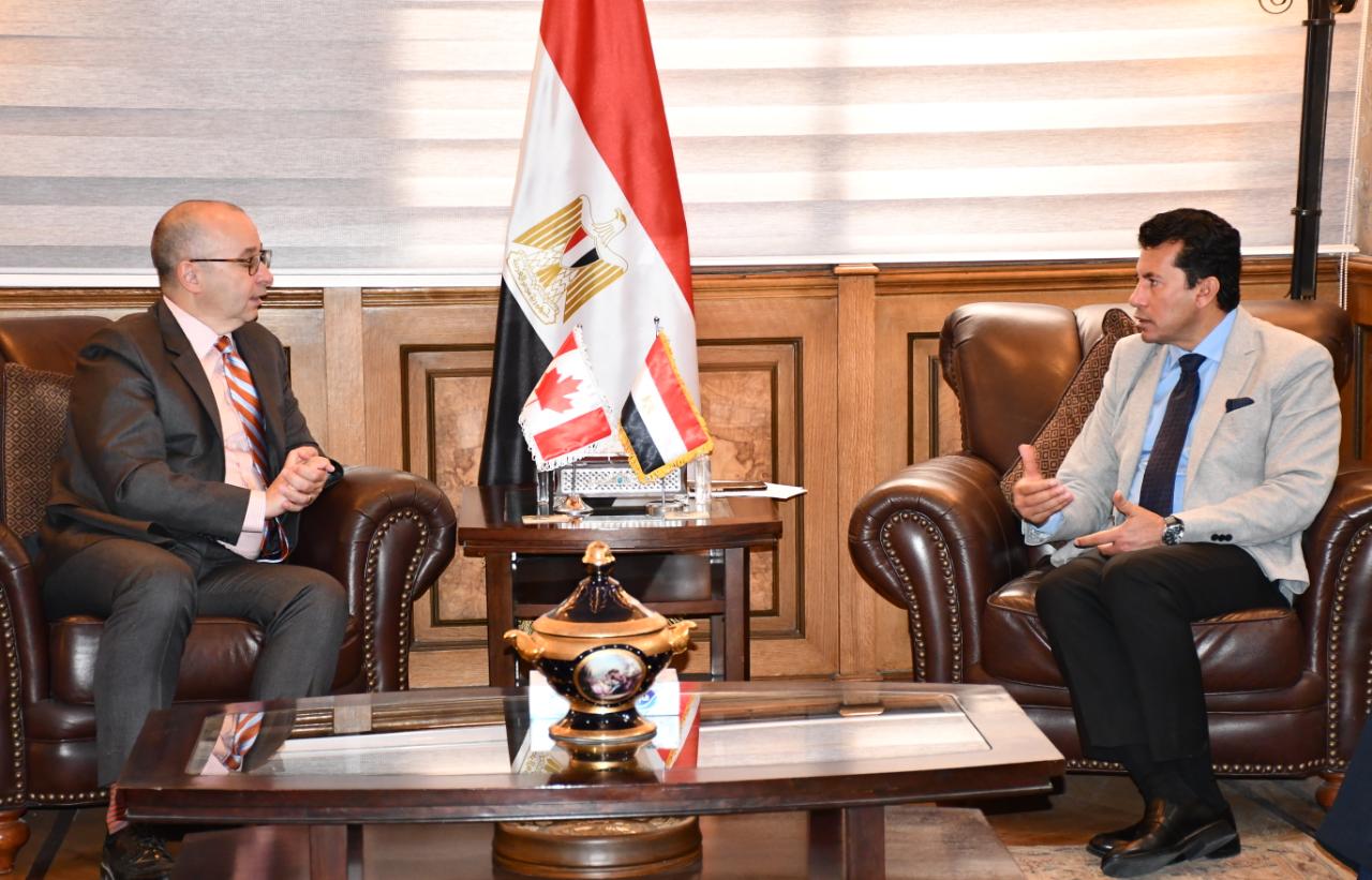 السفير الكندي يبحث مع وزير الشباب والرياضة المصري التعاون الثنائى