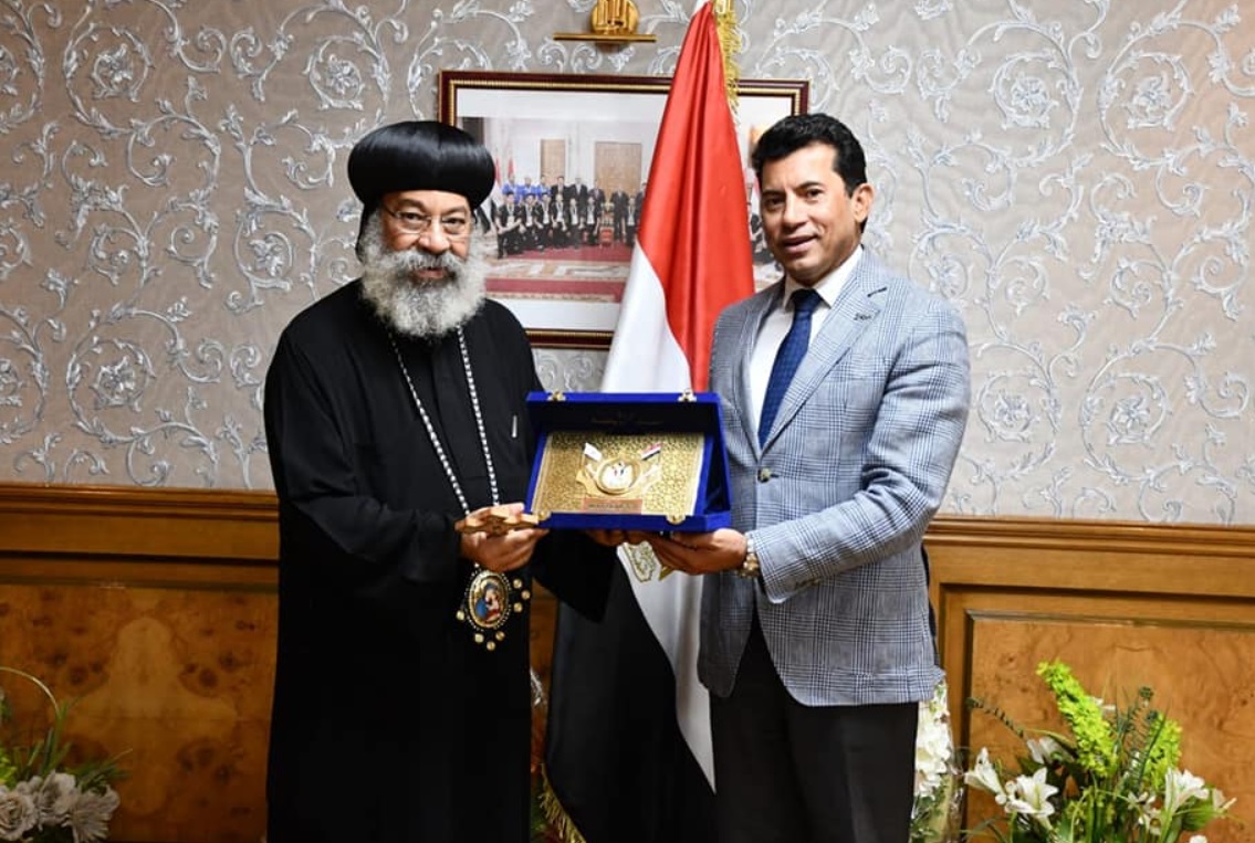 بعد تباين ردود الفعل ..نادي عيون مصر :للمسلمين وللمسيحين ..لكل المصريين