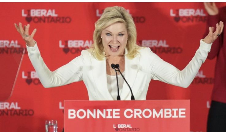 كرومبي تبقى زعيمة الليبراليين في أونتاريو بأغلبية هشة تفضح عمق الإنقسام